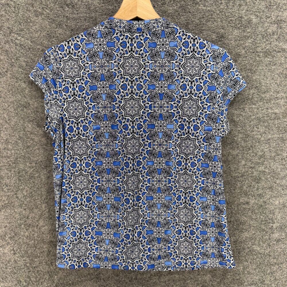 Dana Buchman Shirt Women S Small Blue Geometric Button Up V-Neck Short Sleeve - Picture 2 of 7